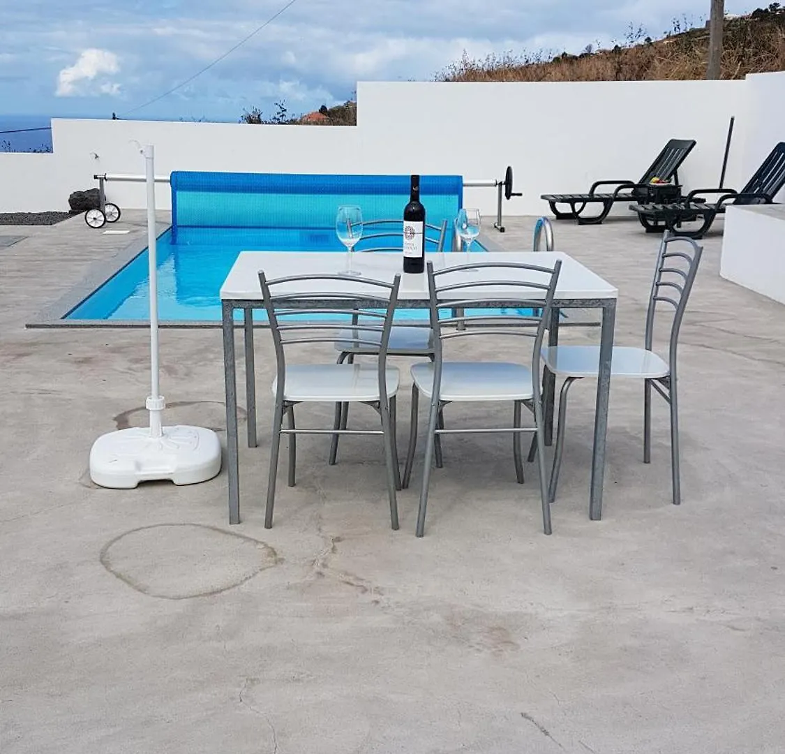 Cozy Cottage With Sea Views Estreito Da Calheta